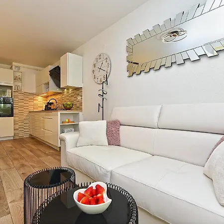 Apartment Fuer 4 Personen Ca 60 Qm In Pula, Istrien Istrische Riviera