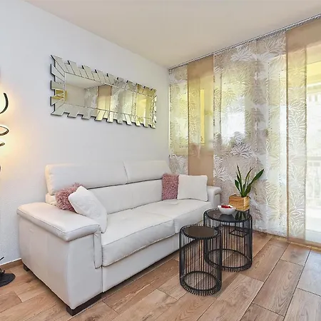 Apartment Fuer 4 Personen Ca 60 Qm In Pula, Istrien Istrische Riviera *