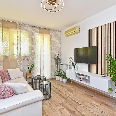 Fuer 4 Personen Ca 60 Qm In Pula, Istrien Istrische Riviera Apartment *