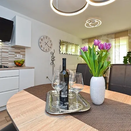 Apartment Fuer 4 Personen Ca 60 Qm In Pula, Istrien Istrische Riviera *